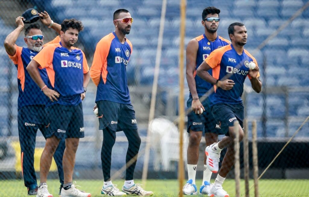 இரண்டு புதிய வீரர்களுக்கு அணியில் இடம் ; முதலில் பேட்டிங் செய்கிறது இந்திய அணி !! 2 இரண்டு புதிய வீரர்களுக்கு அணியில் இடம் ; முதலில் பேட்டிங் செய்கிறது இந்திய அணி !! 2