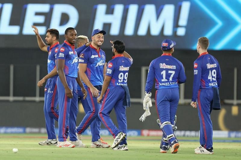 இந்திய அணியை திணறடித்த வானிண்டு ஹசரங்காவை தட்டி தூக்க காத்திருக்கும் 5 ஐபிஎல் அணிகள் !! 2 இந்திய அணியை திணறடித்த வானிண்டு ஹசரங்காவை தட்டி தூக்க காத்திருக்கும் 5 ஐபிஎல் அணிகள் !! 2