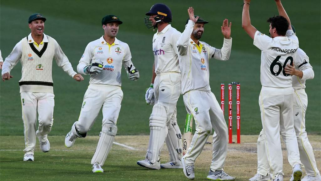 தம்பிங்களா.. உங்ககிட்ட இது சுத்தமா இல்ல; இங்கிலாந்தை கடுமையாக சாடிய ஆஸி., ஜாம்பவான்! 2 தம்பிங்களா.. உங்ககிட்ட இது சுத்தமா இல்ல; இங்கிலாந்தை கடுமையாக சாடிய ஆஸி., ஜாம்பவான்! 2