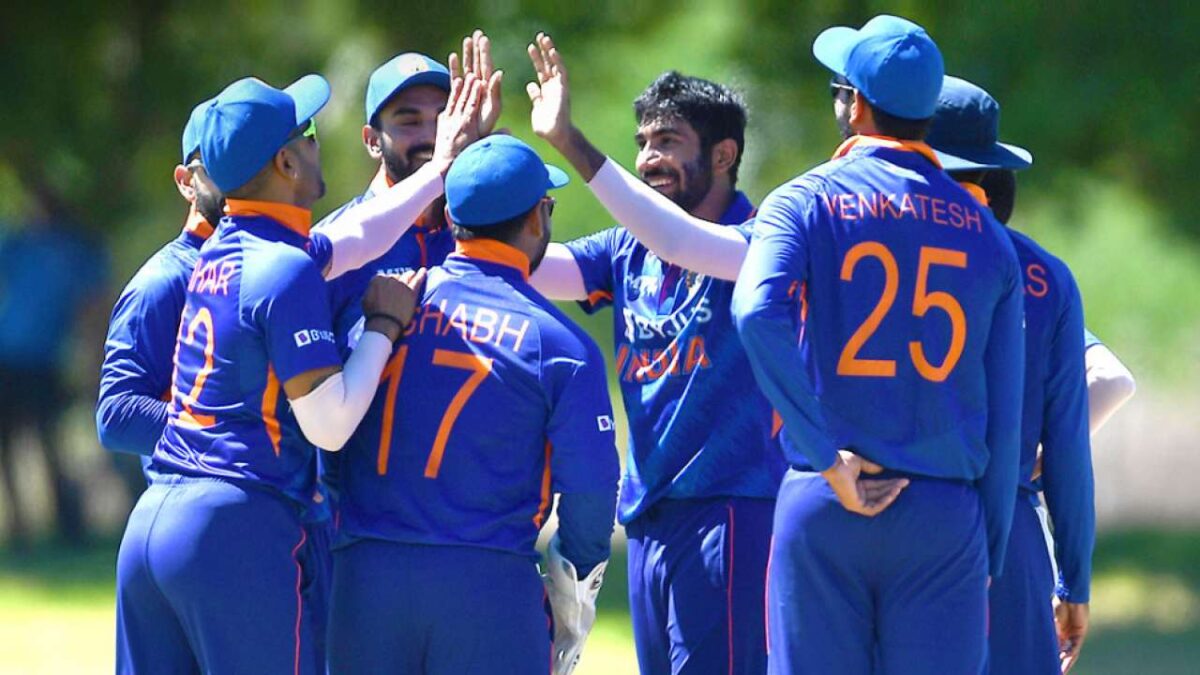 இரண்டு வீரர்கள் அதிரடி நீக்கம்; இரண்டாவது ஒருநாள் போட்டிக்கான இந்திய அணி இது தான் !! 1