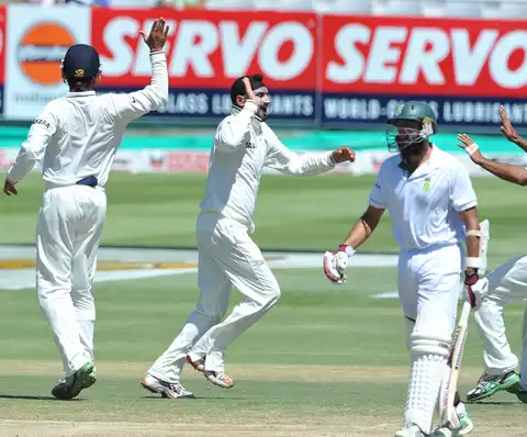 தென் ஆப்பிரிக்க அணிக்கு எதிராக 5 சிறந்த பந்துவீச்சு பற்றி இங்கு காண்போம் !!! 2 தென் ஆப்பிரிக்க அணிக்கு எதிராக 5 சிறந்த பந்துவீச்சு பற்றி இங்கு காண்போம் !!! 2