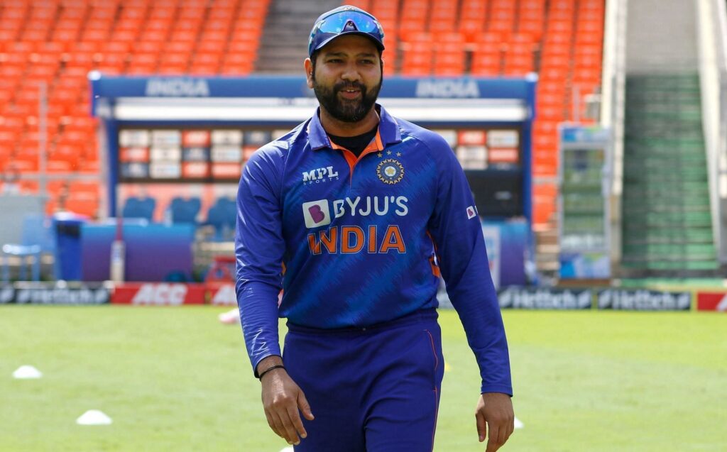 இந்த மூன்று வீரர்களில் ஒருவர் தான் இந்திய அணியின் அடுத்த கேப்டன் ; ரோஹித் சர்மா ஓபன் டாக் !! 2 இந்த மூன்று வீரர்களில் ஒருவர் தான் இந்திய அணியின் அடுத்த கேப்டன் ; ரோஹித் சர்மா ஓபன் டாக் !! 2