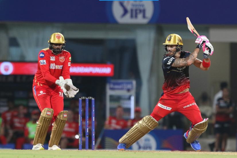 ஒரே ஓவரில் பெங்களூர் அணியின் கனவை அடித்து நொறுக்கிய ஓடியன் ஸ்மித்; மிரட்டல் வெற்றி பெற்றது பஞ்சாப் அணி !! 2