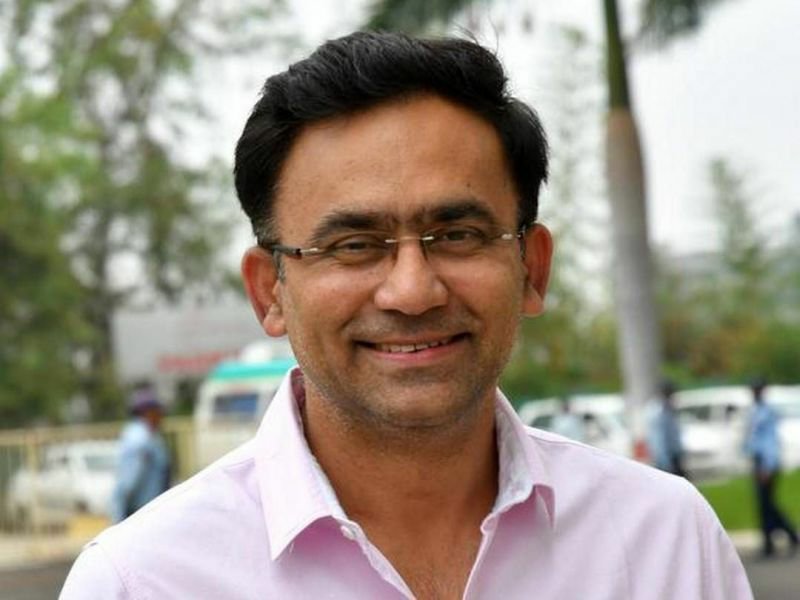 இதை செய்தால் மட்டுமே ரிஷப் பண்ட்டால் தப்பிக்க முடியும்; அட்வைஸ் கொடுக்கும் முன்னாள் வீரர் !! 4 இதை செய்தால் மட்டுமே ரிஷப் பண்ட்டால் தப்பிக்க முடியும்; அட்வைஸ் கொடுக்கும் முன்னாள் வீரர் !! 4