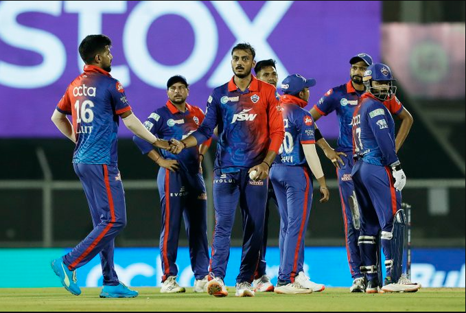 வருண் சக்கரவர்த்தி நீக்கம்... டெல்லி அணிக்கு எதிராக முதலில் பேட்டிங் செய்கிறது கொல்கத்தா !! 3