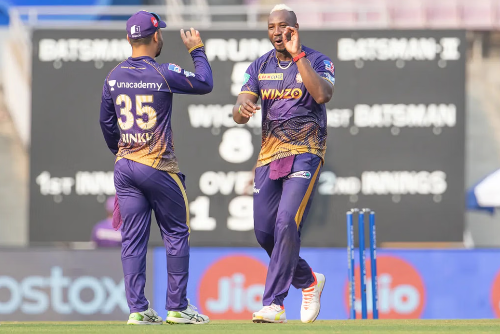 வீடியோ; கடைசி ஓவரில் நான்கு விக்கெட்... குஜராத் அணியின் பெரும் முயற்சியை ஒரே ஓவரில் தகர்த்த ரசல் !! 3