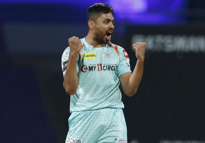 ஐபிஎல் தொடரின் மூலம் அடித்த யோகம்... தென் ஆப்ரிக்கா தொடருக்கான இந்திய அணியில் இடம்பிடிக்க வாய்ப்புள்ள ஐந்து இளம் வீரர்கள் !! 2 ஐபிஎல் தொடரின் மூலம் அடித்த யோகம்... தென் ஆப்ரிக்கா தொடருக்கான இந்திய அணியில் இடம்பிடிக்க வாய்ப்புள்ள ஐந்து இளம் வீரர்கள் !! 2