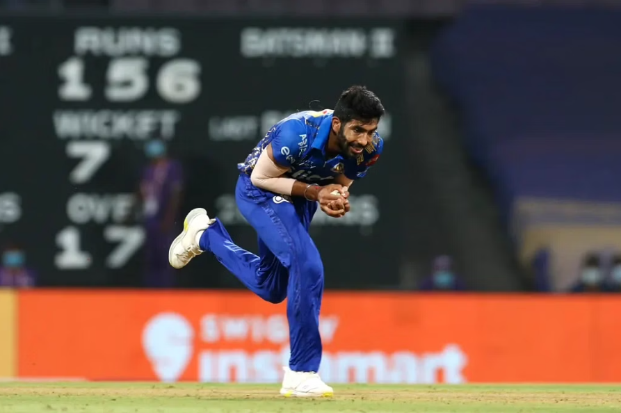 மூன்று முக்கிய விக்கெட்டுகளை தட்டி தூக்கிய பும்ராஹ்... பேட்டிங்கில் சொதப்பிய டெல்லி வீரர்கள்; மும்பைக்கு எளிய இலக்கு !! 3