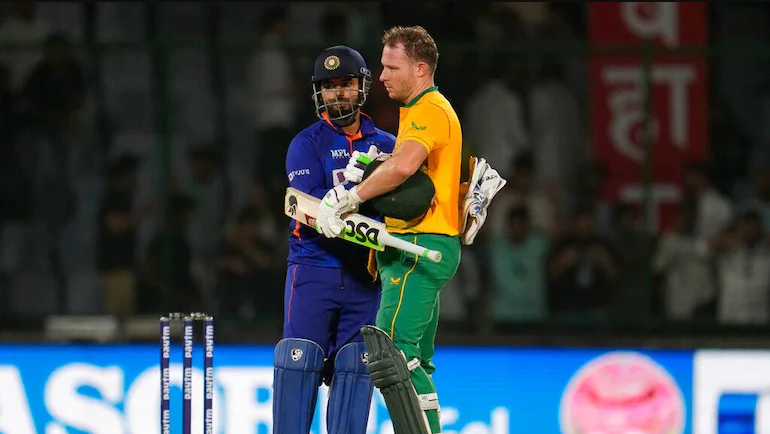 முதல் டி.20 போட்டியில் இந்திய அணியின் தோல்விக்கு இவர் தான் முக்கிய காரணம்; முன்னாள் வீரர் தாக்கு !!