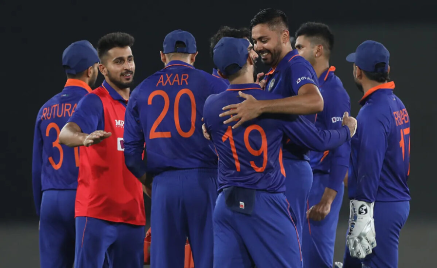 இஷான் கிஷன் வேண்டாம்… அயர்லாந்து தொடரில் விக்கெட் கீப்பராக இவர் தான் செயல்பட வேண்டும்; முன்னாள் வீரர் சொல்கிறார் !!