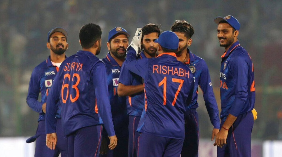 உம்ரன் மாலிக், அர்ஸ்தீப் சிங்கிற்கு இடம் இல்லை…. முதலில் பேட்டிங் செய்கிறது இந்திய அணி !!