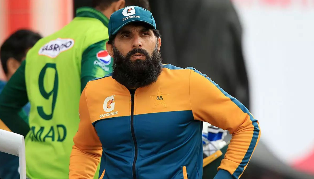 தயவு செஞ்சு விராட் கோலிகிட்ட மட்டும் கேப்டன் பதவிய கொடுக்காதீங்க; மிஸ்பாஹ் உல் ஹக் சொல்கிறார் !!