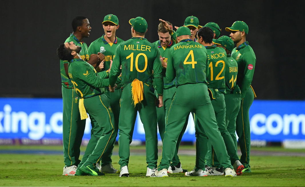 இந்த தடவ உங்க பந்துவீச்சு வேலைக்கே ஆகாது தம்பி… தென் ஆப்ரிக்கா அணியின் முக்கிய வீரர் குறித்து பேசிய ரவி சாஸ்திரி !!