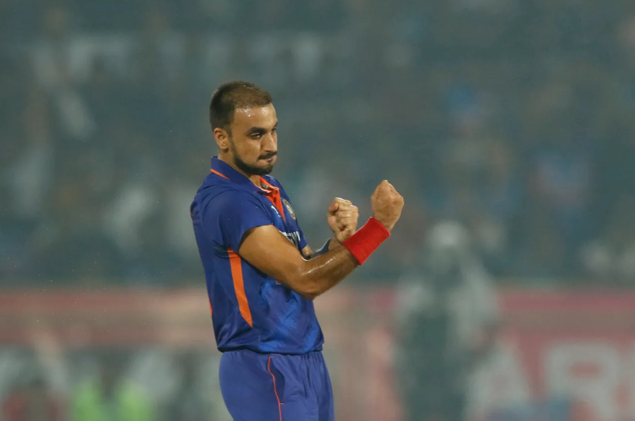 ருத்துராஜ் கெய்க்வாட்டிற்கு இடம் இல்லை... முதல் டி.20 போட்டிக்கான இந்திய அணி இது தான் !! 3