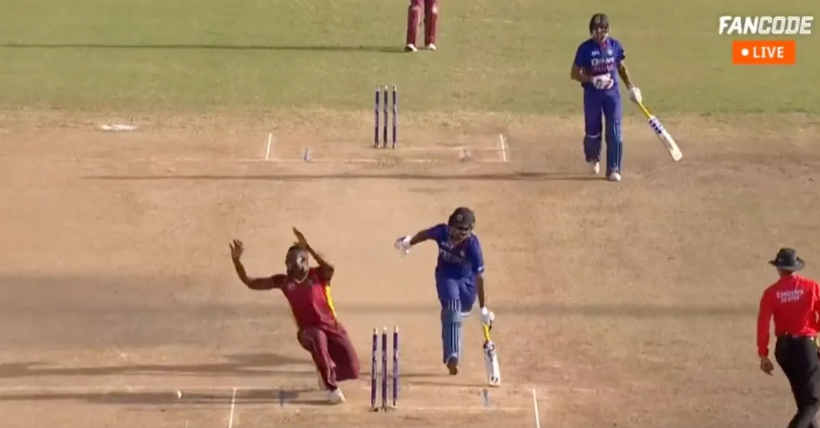 வீடியோ; ஒரு ரன்னிற்கு ஆசைப்பட்டு தேவையே இல்லாமல் விக்கெட்டை பறிகொடுத்த சஞ்சு சாம்சன் !!