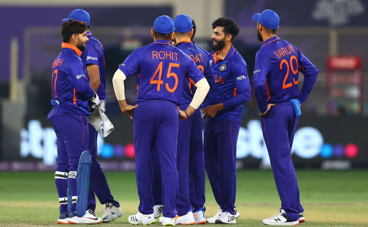 உங்க நல்லதுக்கு தான் சொல்றேன்… இவர் இல்லாம டி.20 உலகக்கோப்பை விளையாட போயிடாதீங்க; இந்திய அணியை எச்சரித்த முன்னாள் வீரர் !!