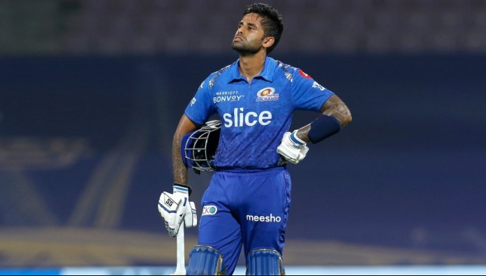 எல்லா பக்கமும் அடிக்கிறாரு… சூர்யகுமார் யாதவ் பேட்டிங்கில் இருக்கும் குறையை கண்டுபிடிக்கவே முடியாது; முன்னாள் வீரர் பாராட்டு !!