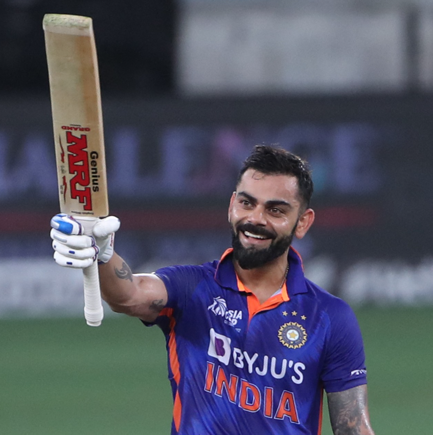 Virat Kohli dedicates his century to his wife Anushka Sharma.  4