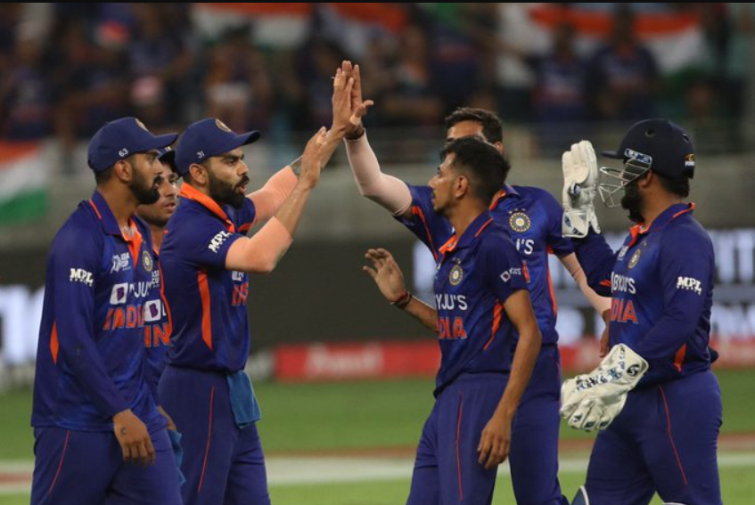 வேற வழி இல்ல… இந்த சீனியர் வீரர் வந்தா தான் இந்திய அணியை காப்பாற்ற முடியும்; ஹர்பஜன் சிங் சொல்கிறார் !!