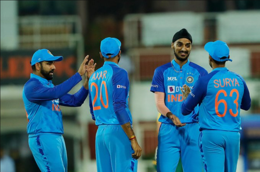 பேட்டிங்கில் இருவர்; பவுலிங்கில் இருவர் - இந்தியாவின் வெற்றிக்கு யார் காரணம்? ரோகித் சர்மா பேட்டி! 2