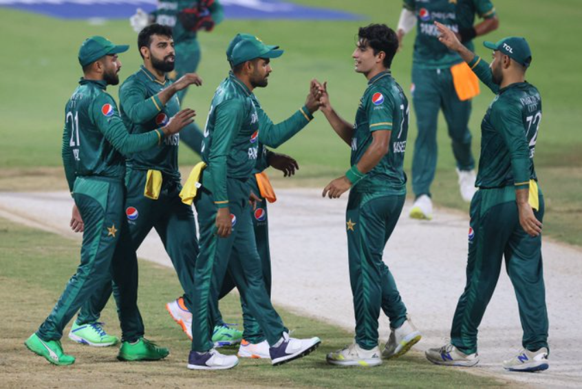 பாகிஸ்தான் அணிக்கு விழுந்த அடுத்த அடி… இந்திய அணிக்கு தொல்லை கொடுத்த வீரர்களில் ஒருவர் விலகல் !!