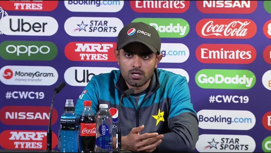 எங்க வீரர்கள் மேல தப்பு இல்ல… தோல்விக்கு இவர் மட்டுமே காரணம்; பாகிஸ்தான் கேப்டன் பாபர் அசாம் வேதனை !!