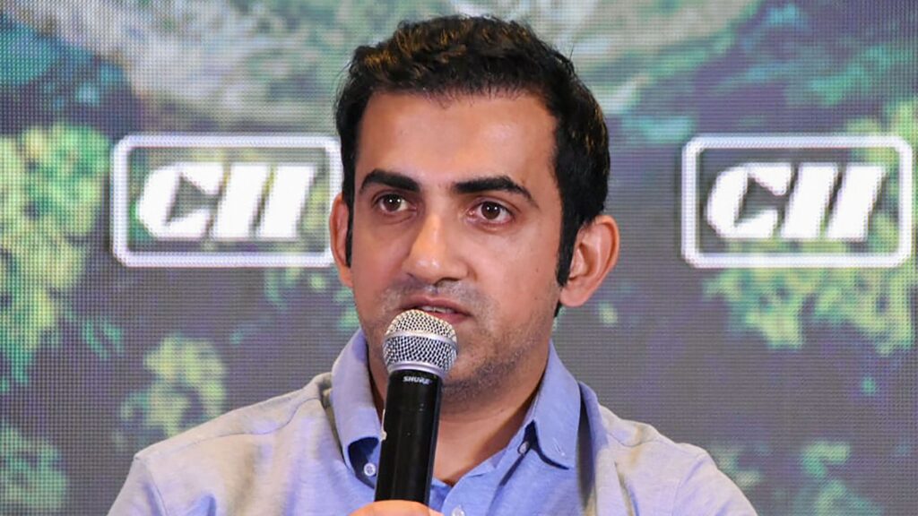 அவர் ஒன்னும் அவ்வளவு பெரிய ஆள் கிடையாது… பயமில்லாம அடிச்சு விளையாடுங்க; இந்திய வீரர்களுக்கு கவுதம் கம்பீர் அட்வைஸ் !!