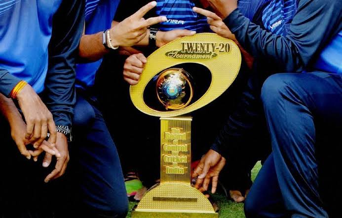 "பேட்டிங் பண்ண சொன்னா.. என்னங்க பண்றான்" மைதானத்தில் கடுப்பாகி எதிரணி பேட்ஸ்மேனை அடிக்கப்போன ராயுடு! டி20 போட்டியில் ரணகளம்! 2