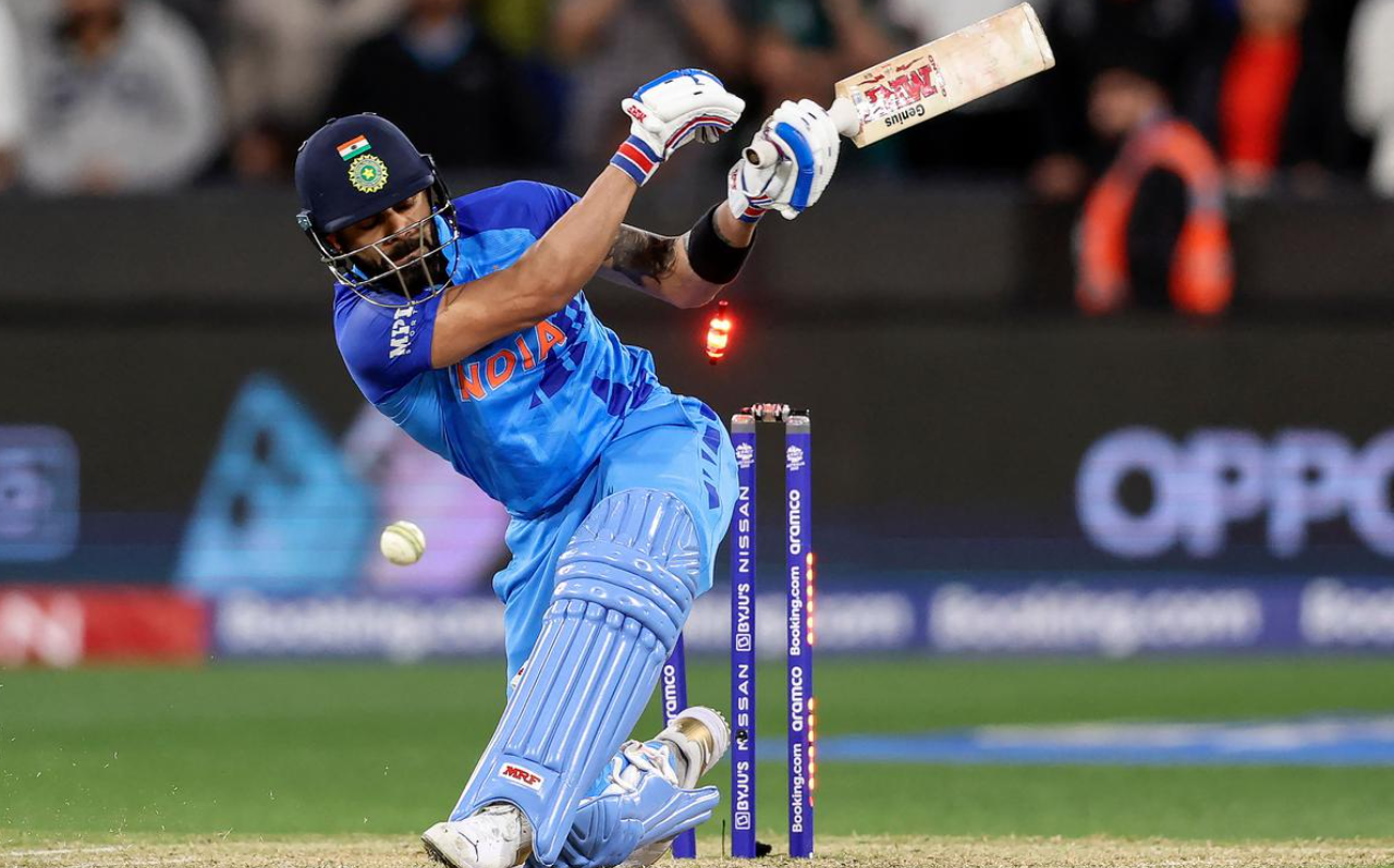 இஷ்டத்துக்கு எதாவது பேச கூடாது… கோலி போல்ட் ஆன போது மூன்று ரன் கொடுக்கப்பட்டது இதற்காக தான் !!