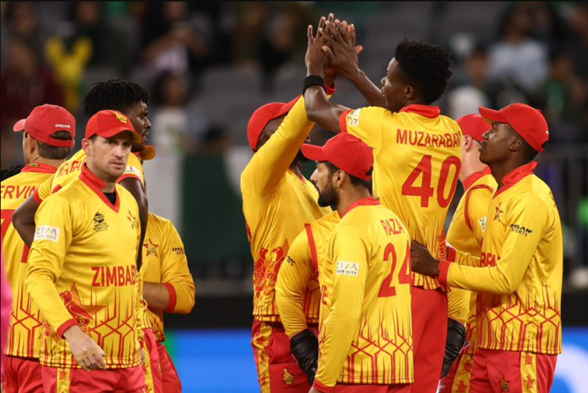 வரலாற்று வெற்றி… பாகிஸ்தான் வீரர்கள் கனவிலும் நினைத்து பார்க்காத அளவிற்கு பெரிய ஆப்பு வைத்த ஜிம்பாப்வே அணி !!