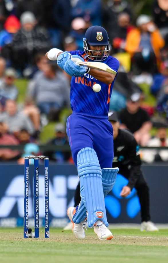 தனி ஆளாக போராடிய தமிழக வீரர் வாசிங்டன் சுந்தர்; பாராட்டும் கிரிக்கெட் உலகம் !! 2
