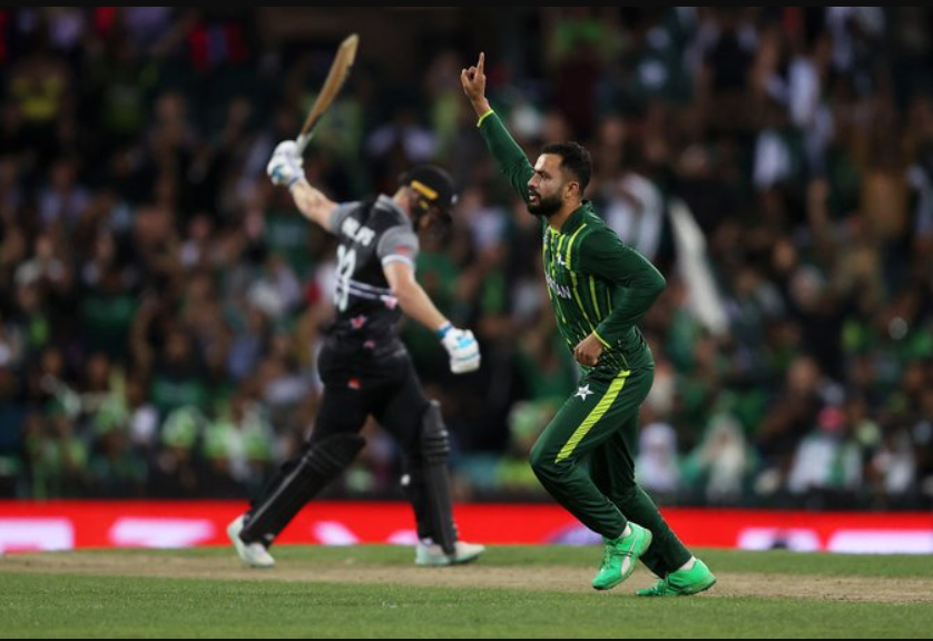 அனைத்தையும் வீணடித்த நியூசிலாந்து வீரர்கள்… நியூசியை., ஈசியாக வீழ்த்தி இறுதி போட்டிக்கு முன்னேறியது பாகிஸ்தான் !!