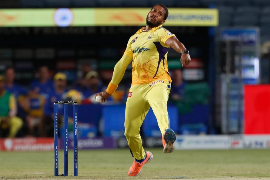 காயத்தால் விலகிய கைல் ஜேமிசன்,சென்னை அணி டார்கெட் செய்திருக்கும் 3 வீரர்கள் !! 3