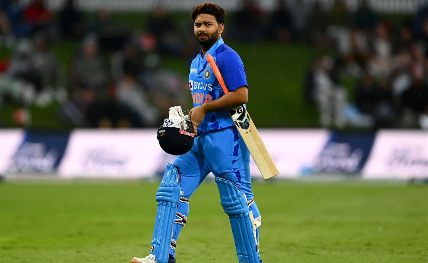 இதுக்கு மேலயும் பொறுமையா இருக்க மாட்டாங்க... இது தான் தம்பி உனக்கு கடைசி வாய்ப்பு; ரிஷப் பண்ட்டிற்கு எச்சரிக்கை !! 2