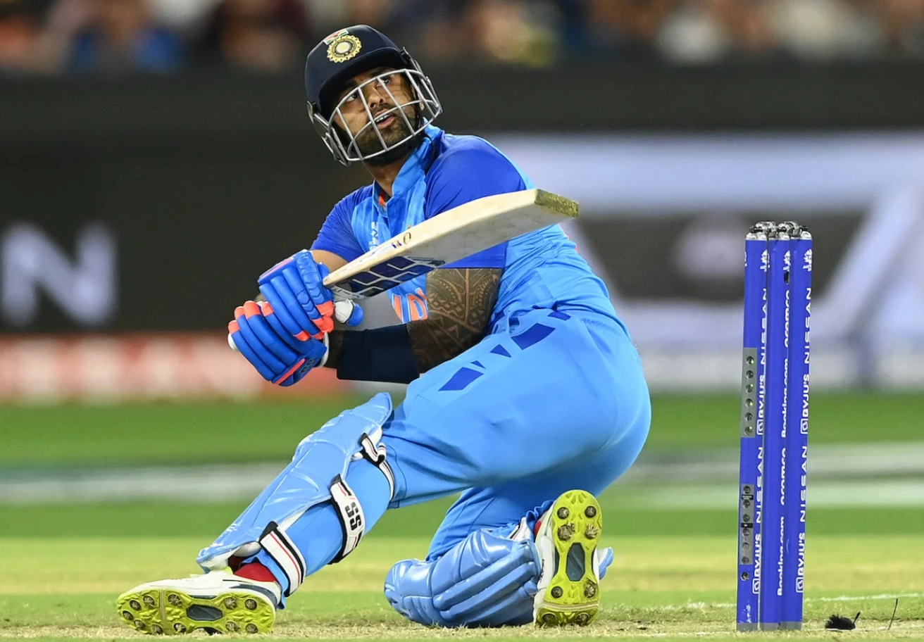 இந்திய வீரர்கள் யாருமே செய்யாத சாதனை… மிகப்பெரும் சாதனை படைத்த மிரட்டல் நாயகன் சூர்யகுமார் யாதவ் !!