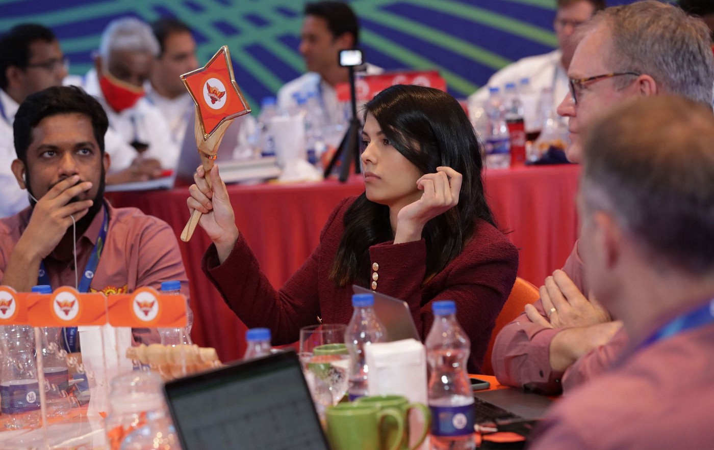 5 கோடிக்கு இவர் கொஞ்சம் கூட வொர்த் இல்ல… ஐபிஎல் ஏலத்தில் மட்டமான தேர்வு இது தான்; உண்மையை வெளிப்படையாக பேசிய முன்னாள் வீரர் !!