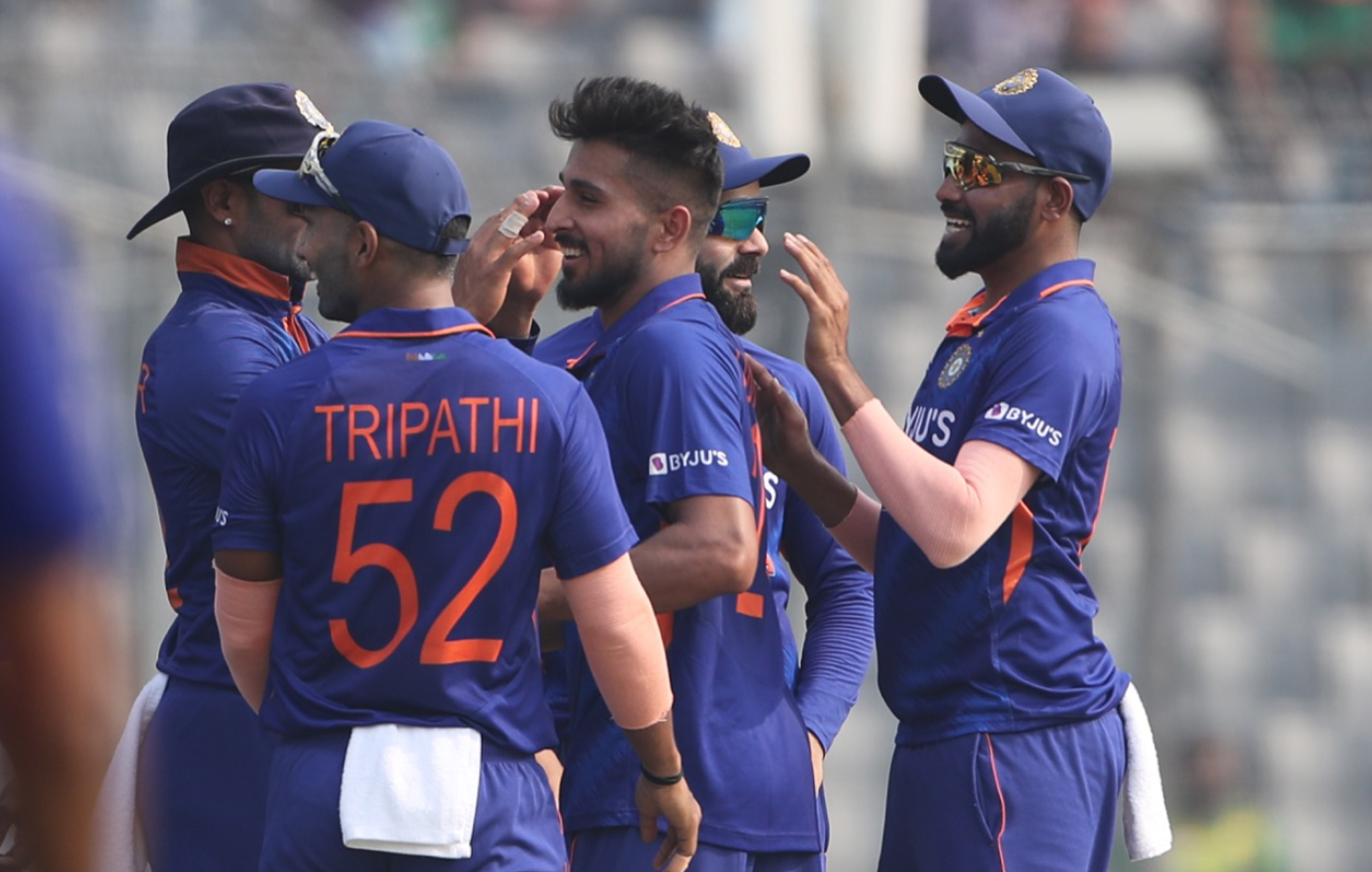 காயம் காரணமாக அடுத்தடுத்து விலகும் சீனியர் வீரர்கள்… மூன்றாவது போட்டிக்கான அணியில் சேர்க்கப்பட்ட தரமான பந்துவீச்சாளர் !!