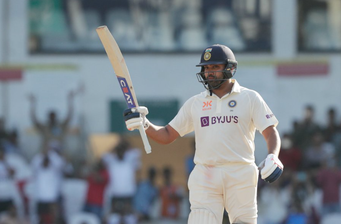 வேற லெவல் சம்பவம்… தனி ஆளாக ஆஸ்திரேலியாவை கதறவிடும் ஹிட்மேன் ரோஹித் சர்மா; சதம் அடித்து அசத்தல் !!