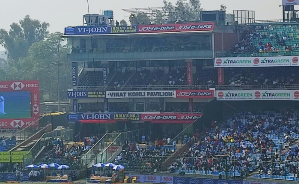 வீடியோ; தலைவன் எங்க வீட்டு பிள்ளை… விராட் கோலிக்கு வெறித்தனமான வரவேற்பு கொடுத்த டெல்லி ரசிகர்கள் !!