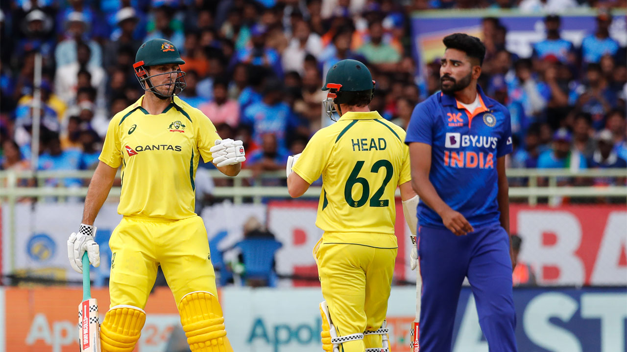 வீடியோ: மிரட்டலாக ஆடிவந்த மார்ஷ்... உன் பாட்சா என்கிட்ட பலிக்காதுன்னு ஸ்டம்ப்பை தெறிக்கவிட்ட பலே பாண்டியா! 3