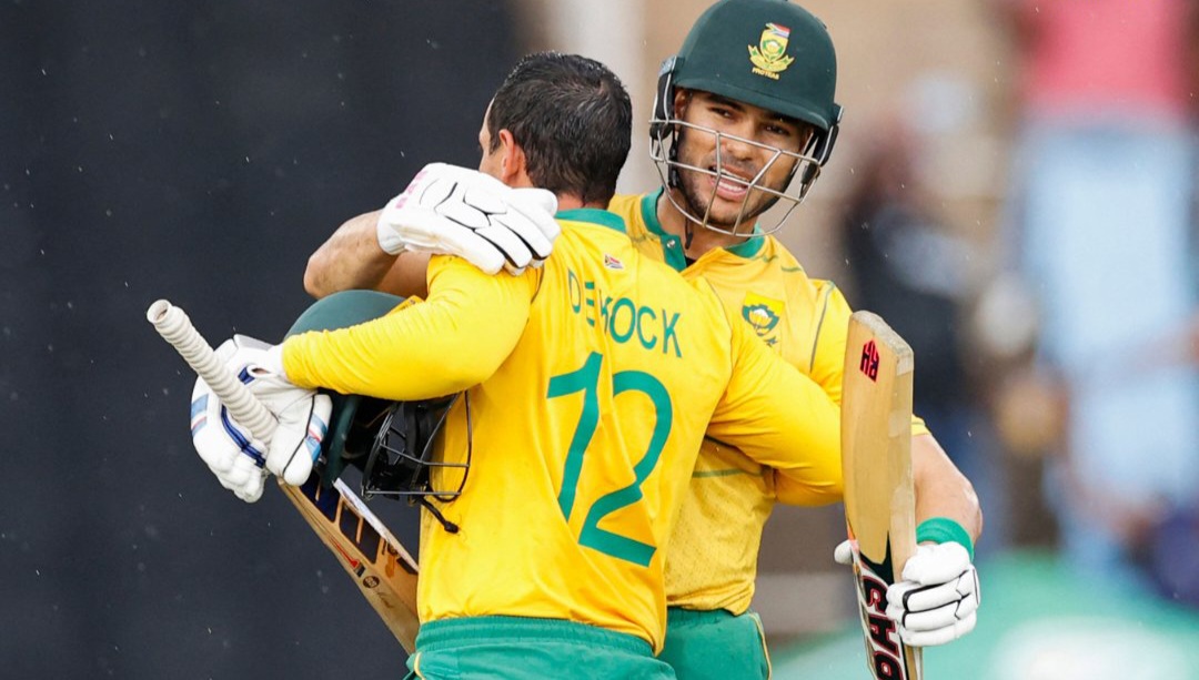 19 ஓவரில் 259 ரன்களை சேஸ் செய்து வெறித்தனம்.. காட்டடி புகழ் வெஸ்ட் இண்டீஸுக்கு காட்டடின்னா என்னனு காட்டிய குயின்டன் டி காக்… தென்னாபிரிக்கா அபாரம்!