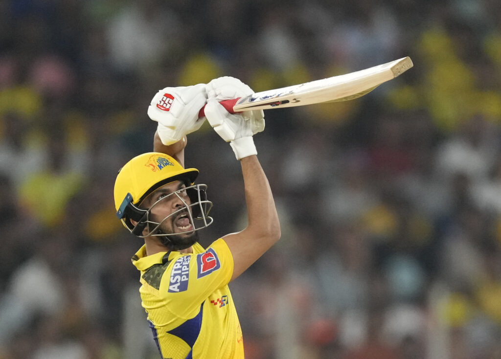 சிஎஸ்கே: என்னையாட இந்திய அணியில எடுக்கலன்னு.. வெறியைகக்கிய ருத்துராஜ் கெய்க்வாட்… 23 பந்தில் அரைசதம், 8 சிக்ஸர்கள்! –