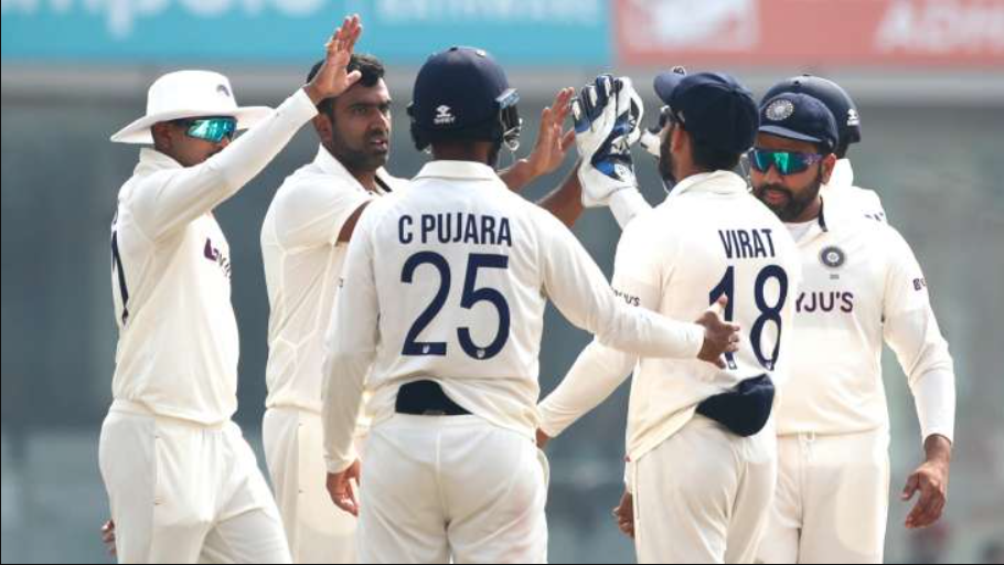 நீங்க இரண்டு பேருமே செட்டாக மாட்டீங்க தம்பி… இரண்டு வீரர்கள் அதிரடி நீக்கம்; அடுத்த டெஸ்ட் போட்டிக்கான இந்திய அணி இது தான் !!