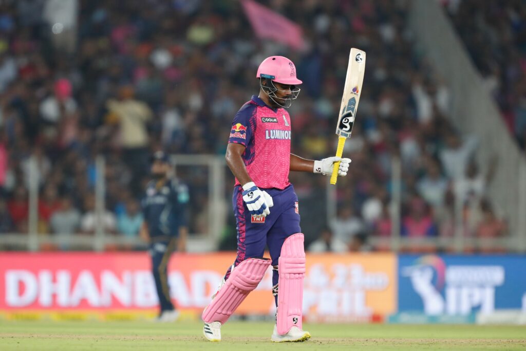 வரலாறு முக்கியம்ல… அதிரடி மன்னன் கிரிஸ் கெய்லிற்கு பிறகு யாராலும் முடியாததை கெத்தாக செய்து காட்டிய சஞ்சு சாம்சன் !!