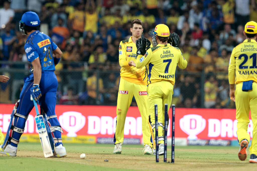 தல கணக்கு எப்படா தப்பாகியிருக்கு…? மும்பை அணியை அதன் சொந்த மண்ணிலேயே வதம் செய்த சென்னை சூப்பர் கிங்ஸ் !!