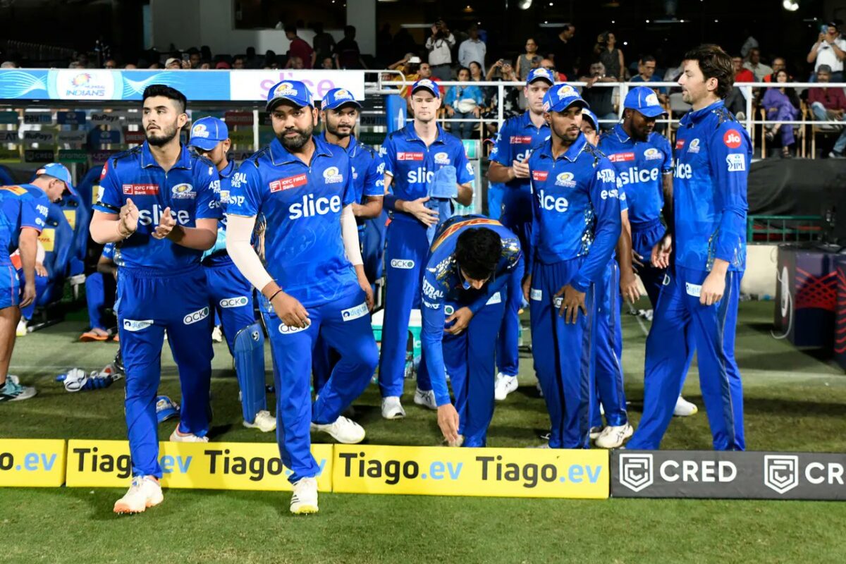 மும்பை இந்தியன்ஸ் பிளே-ஆப் கனவுக்கு இப்படியொரு ஆப்பா? ஹைதராபாத் அணியை வீழ்த்தினால் மட்டுமே போதாது - வேறென்னே நடக்கவேண்டும்? முழு விவரத்தை காணலாம்! 1