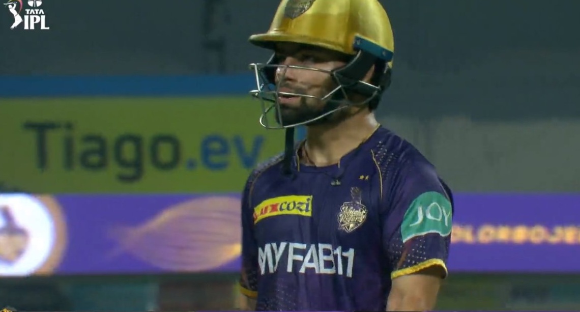 நீ மாவீரன் தான்டா... 20ஆவது ஓவரில் 5 சிக்ஸர்... தல தோனியின் பல வருட சாதனையை முறியடித்த ரிங்கு சிங்! 5