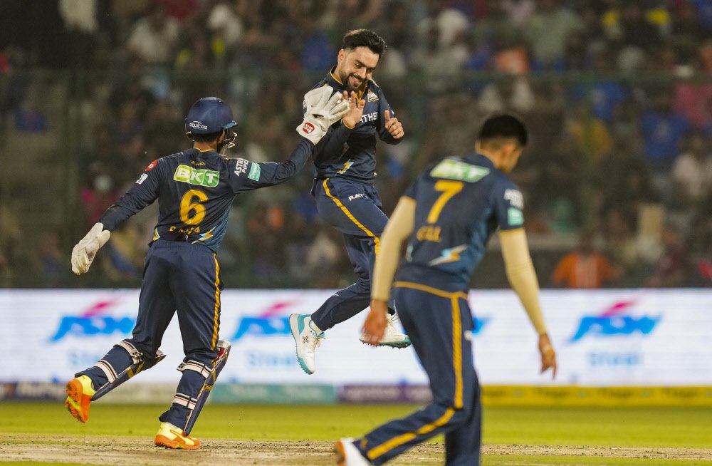 நீ மாவீரன் தான்டா... 20ஆவது ஓவரில் 5 சிக்ஸர்... தல தோனியின் பல வருட சாதனையை முறியடித்த ரிங்கு சிங்! 4