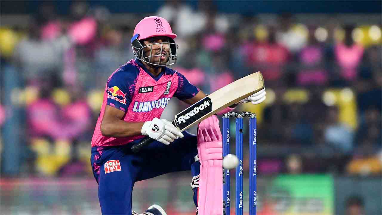 இது என்னோட மைதானம்... செம்ம ஃபார்ம்ல வந்தேன்.. இதனால தான் டாப் ஆர்டரில் பேட்டிங் இறங்கினேன் - ஆட்டநாயகன் ரவிச்சந்திரன் அஸ்வின் ஆரூடம்! 2 இது என்னோட மைதானம்... செம்ம ஃபார்ம்ல வந்தேன்.. இதனால தான் டாப் ஆர்டரில் பேட்டிங் இறங்கினேன் - ஆட்டநாயகன் ரவிச்சந்திரன் அஸ்வின் ஆரூடம்! 2