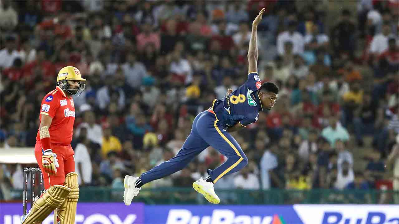 பஞ்சாப் அணியை பதம்பார்த்த குஜராத் பவுலர்கள்... மீண்டும் சொதப்பல்... 158 ரன்கள் அடித்தது பஞ்சாப்! 4